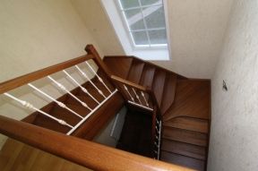 Стайрс - Классическая маршевая лестница