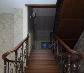 Стайрс - Классическая парадная лестница