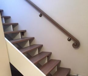 Stairs - Компактная лестница в цокольный этаж.